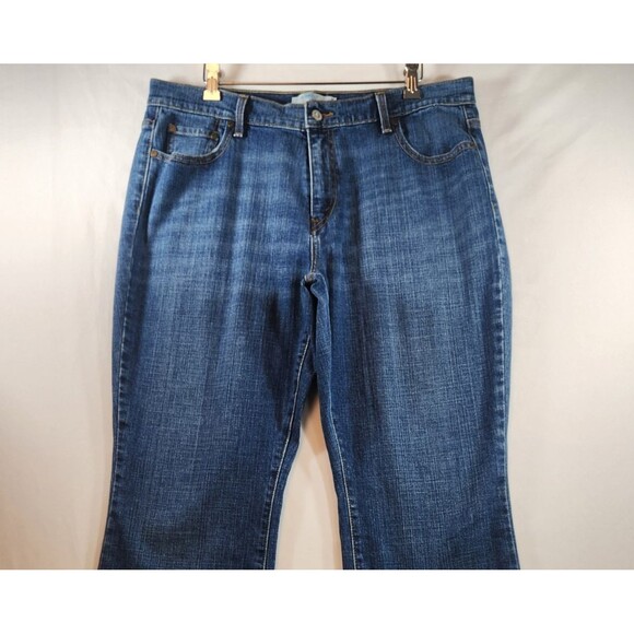 Levis 515 Women’s Jeans Size 16 Short Boot Cut Med Wash Denim Cotton Blend - Picture 2 of 16